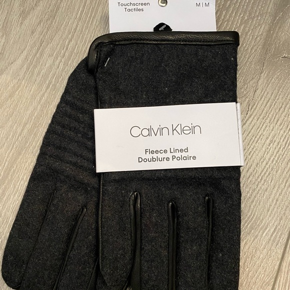 Mens CK fleece lined gloves - Picture 2 of 3